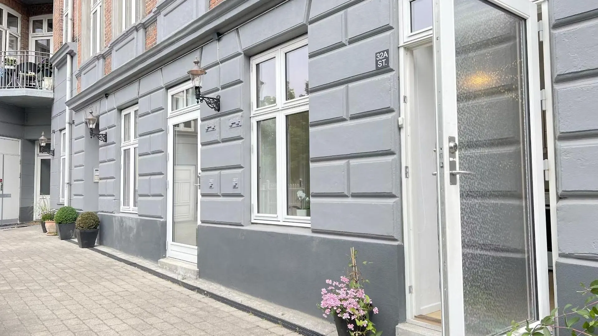 Charming Apartment With Prime Location In Osterbro - On Ground Floor Kopenhaga